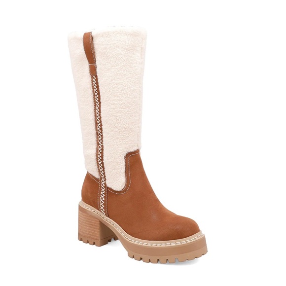 Women’s winter boots NWT - Picture 2 of 4